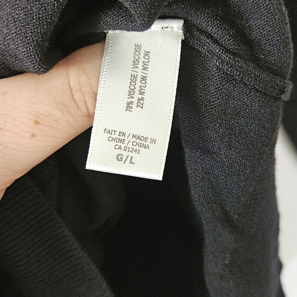 Contemporaine exclusive Simon's black knit size large - Picture 4 of 4